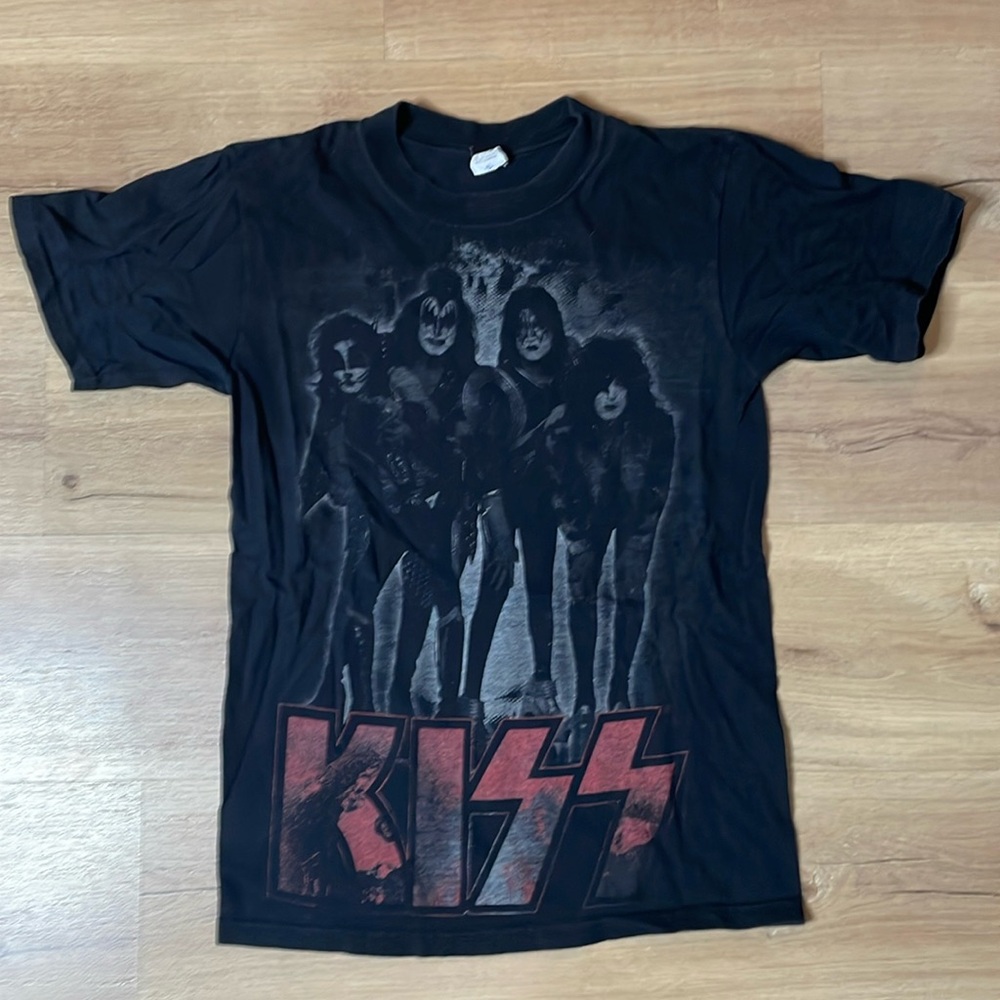Kiss Hit N Run 2007 Tour T-Shirt. Anvil. Black. Size Small. Good used condition.